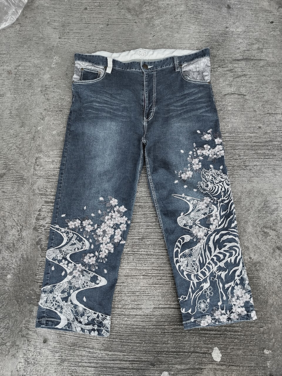 Karakuri Jeans™